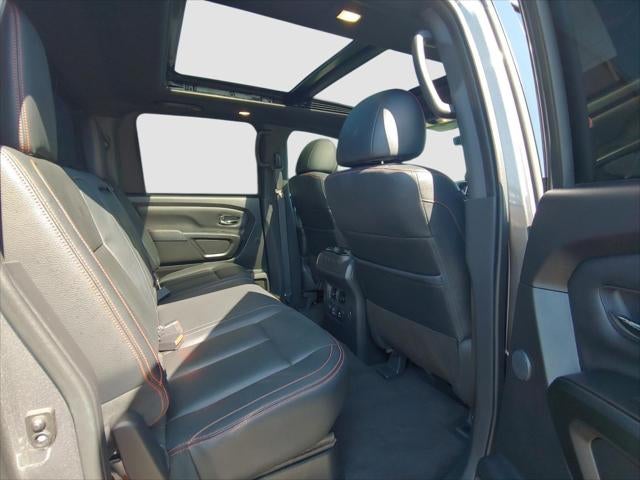 2024 Nissan Titan sv