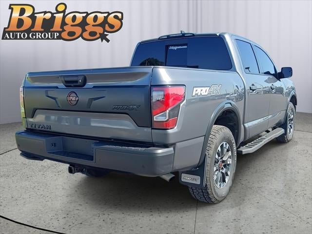 2024 Nissan Titan sv