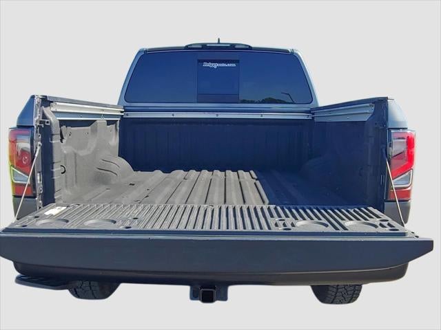2024 Nissan Titan sv