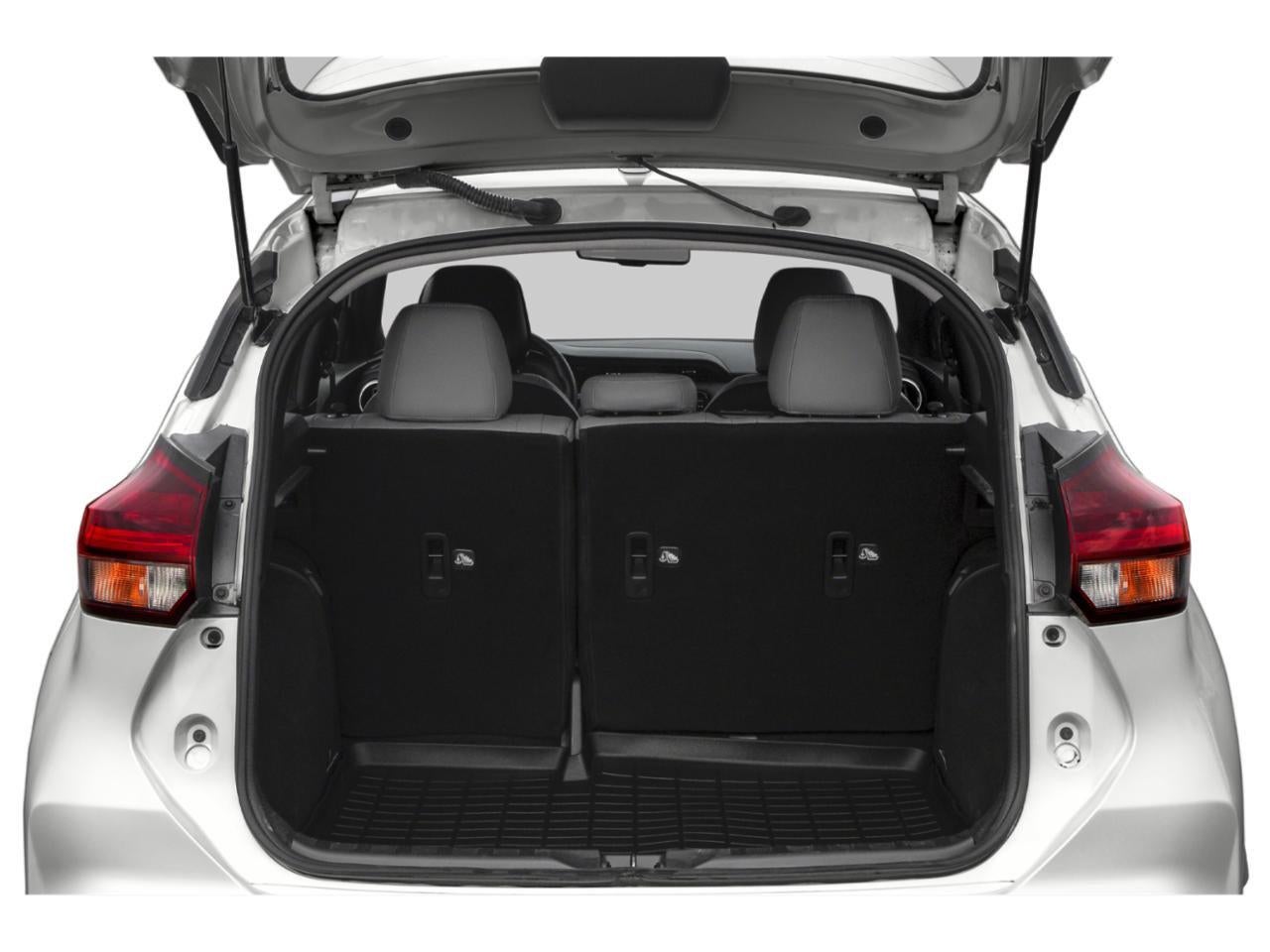 2022 Nissan Kicks SR