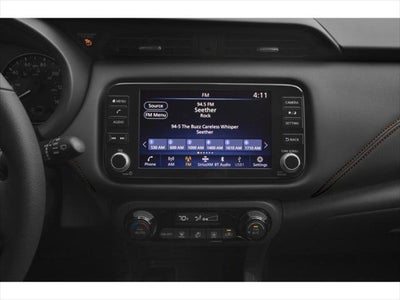 2022 Nissan Kicks SR
