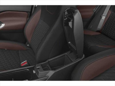 2022 Nissan Kicks SR