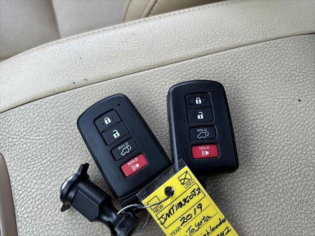 2019 Toyota Highlander Limited Platinum